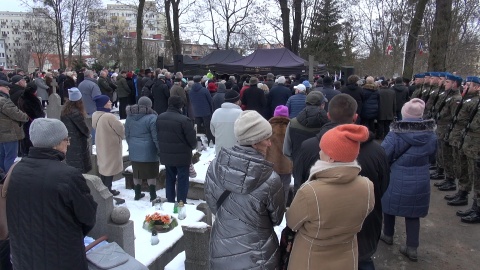 Pożegnanie Leonarda Pietraszaka na cmentarzu Starofarnym w Bydgoszczy. (jw)