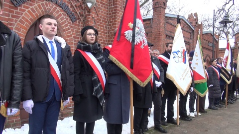 Pożegnanie Leonarda Pietraszaka na cmentarzu Starofarnym w Bydgoszczy. (jw)