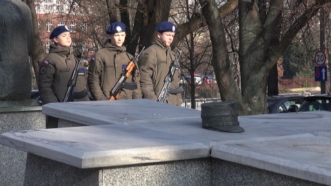 Obchody przy pomniku nieznanego powstańca wielkopolskiego w Bydgoszczy/fot. jw