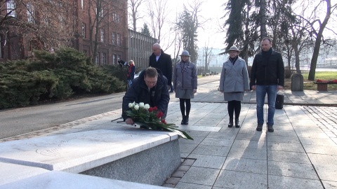 Obchody przy pomniku nieznanego powstańca wielkopolskiego w Bydgoszczy/fot. jw