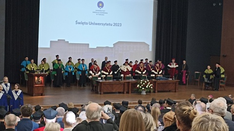 Ogłoszenia nowych współprac, uroczyste nagrody, tytuły i odznaczenia. To punkt kulminacyjny święta Uniwersytetu Mikołaja Kopernika w Toruniu./Fot. Jolanta Fischer