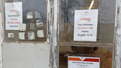 Młodzieżowa Rada Miejska Aleksandrowa Kujawskiego apeluje o zachowanie kasy biletowej./fot. Monika Kaczyńska