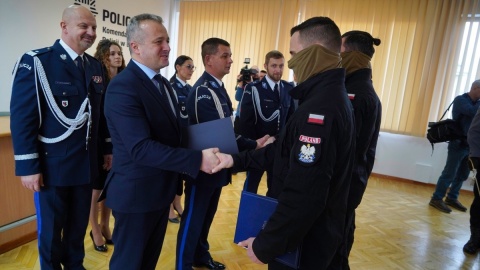 Nowo przyjęci funkcjonariusze złożyli ślubowanie w Komendzie Wojewódzkiej Policji w Bydgoszczy. Oprócz tego, na stanowisko Zastępcy Komendanta powołano insp. Małgorzatę Jorkę/Fot. KWP Bydgoszcz