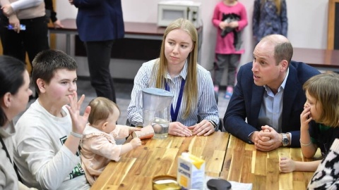 Książę William w ośrodku dla uchodźców z Ukrainy w Warszawie/fot. PAP/Radek Pietruszka