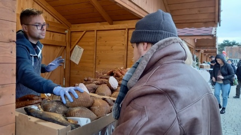 Lokalne przysmaki, rękodzieło i muzyka na żywo - rozpoczął się Akademicki Jarmark Wielkanocny organizowany przez Politechnikę Bydgoską/fot. Tatiana Adonis