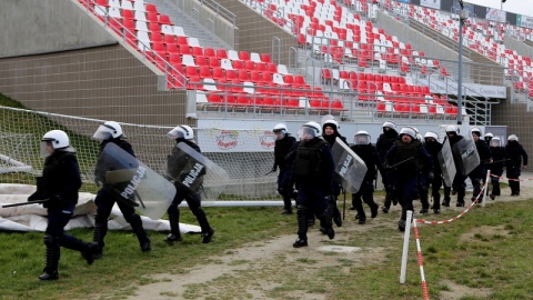 Niemal 100 policjantów z I Kompanii Nieetatowego Pododdziału Policji Komendy Wojewódzkiej Policji w Bydgoszczy brało udział w ćwiczeniach na obiektach sportowych/fot. KWP Bydgoszcz