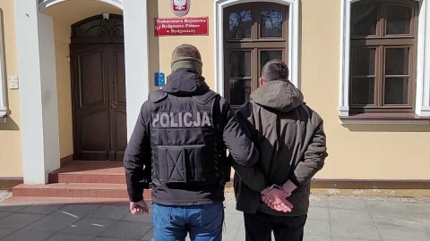 Policjanci z Wydziału do walki z Przestępczością Narkotykową i Pseudokibiców Komendy Miejskiej Policji w Bydgoszczy zatrzymali 39-latka, który przechowywał narkotyki w pracy oraz w miejscu zamieszkania/fot. KMP Bydgoszcz