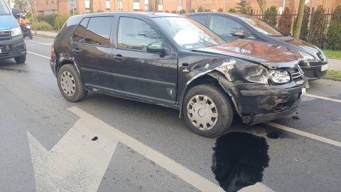 Przeprowadzone przez policjantów badanie alkomatem wykazało, że kierowca był po wpływem alkoholu/fot. Bydgoszcz998, Facebook