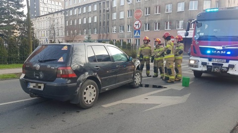 Przeprowadzone przez policjantów badanie alkomatem wykazało, że kierowca był po wpływem alkoholu/fot. Bydgoszcz998, Facebook