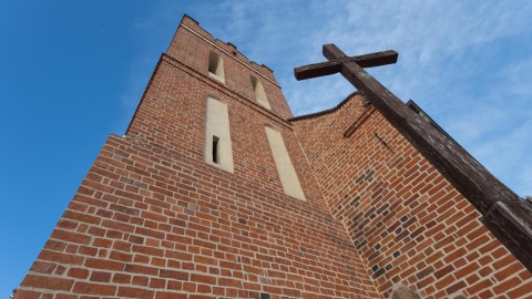 Kościół w Gronowie po remoncie ścian i kopuły wieży/fot. Mikołaj Kuras