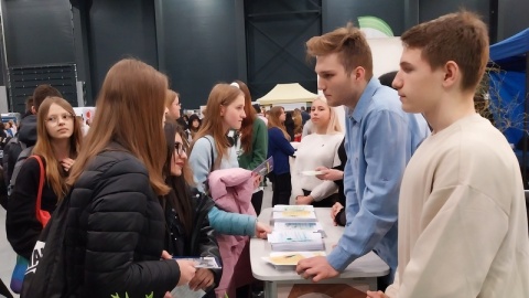 Około 6 tysięcy uczniów klas VII i VIII z Bydgoszczy i spoza miasta odwiedziło w piątek Centrum Targowo-Wystawiennicze w Myślęcinku/fot. Elżbieta Rupniewska