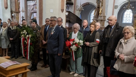 Toruń: uroczystości upamiętniające 83. rocznicę II Masowych Wywózek Polaków na Sybir oraz 78. rocznicę kulminacji V Masowych Wywózek Polaków na Sybir w latach 1944-1945/fot. torun.pl/Wojtek Szabelski