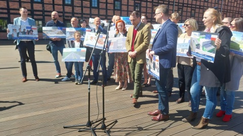 Bydgoscy działacze Platformy Obywatelskiej uczcili rocznicę przystąpienia Polski do Unii Europejskiej/fot. Jolanta Fischer