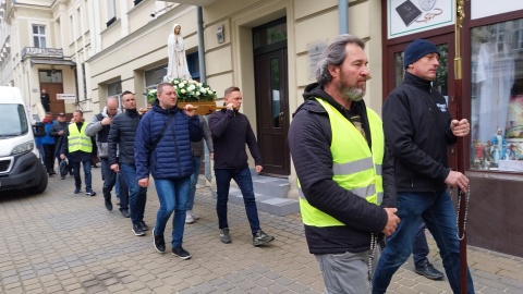 Tym razem procesja wyruszyła z kaplicy Sióstr Klarysek od Wieczystej Adoracji/fot. Elżbieta Rupniewska