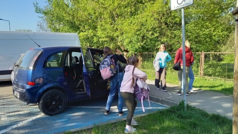 Bydgoszcz uczestniczy w międzynarodowej akcji Streets For Kids - ulice dla dzieci. Celem wydarzenia jest zwrócenie uwagi na bezpieczeństwo dzieci w drodze do szkoły. Do akcji przyłączyła się Szkoła Podstawowa nr 64 na Osowej Górze/fot. Tatiana Adonis