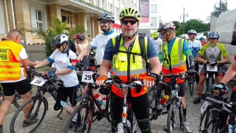 Rowerowa Sztafeta Kopernikowska wystartowała w czwartek (25 maja) spod Urzędu Marszałkowskiego w Toruniu. Wydarzenie zorganizowano z okazji 550. rocznicy urodzin Mikołaja Kopernika/fot. Michał Zaręba