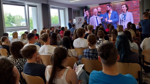 Politechnika Bydgoska robi „wszystko", by zachęcić do studiowania u siebie. Pracownicy dydaktyczni uczelni odwiedzili ostatnio Zespół Szkół Budowlanych w Bydgoszczy i zaprezentowali uczniom nowe kierunki kształcenia/fot. Elżbieta Rupniewska