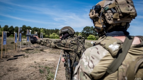 Szkolenie realizowane dla snajperów wśród terytorialsów przez żołnierzy Gwardii Narodowej Stanu Illinois/fot. WOT