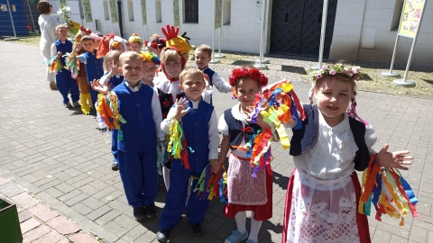 Dzieci mogły zaprezentować przed publicznością wesołe i rytmiczne przyśpiewki związane z folklorem/fot: Monika Kaczyńska