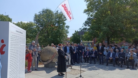 Skwer u zbiegu ul. Wały gen. Sikorskiego - Aleja Solidarności w Toruniu od niedzieli nosi nazwę Plac 4-go czerwca 1989 r./fot. Monika Kaczyńska