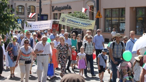 Było kolorowo, tanecznie i śpiewająco, a najważniejszymi bohaterami zostały dzieci. Wszystko za sprawą hasła przewodniego: „Dzieci przyszłością Polski". Ulicami Bydgoszczy przeszedł Marsz dla Życia i Rodziny/fot. Michał Jędryka