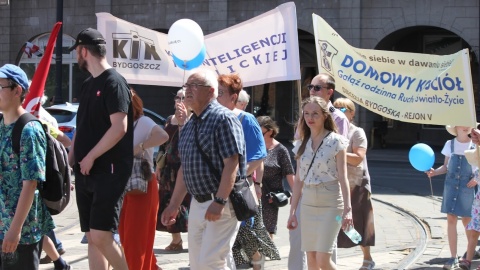 Było kolorowo, tanecznie i śpiewająco, a najważniejszymi bohaterami zostały dzieci. Wszystko za sprawą hasła przewodniego: „Dzieci przyszłością Polski". Ulicami Bydgoszczy przeszedł Marsz dla Życia i Rodziny/fot. Michał Jędryka