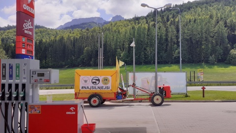 Pan Wiesław Kominiak wybrał się w podróż nad Bałtyk... przez Zakopane. Mimo niewielkich przygód, powinien w piątek zameldować się nad morzem/fot: nadesłane