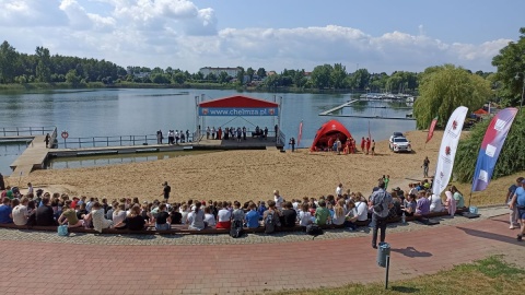 Pokazy WOPR nad Jeziorem Chełmżyńskim/fot. Szymon Ździebło, UMWK-P