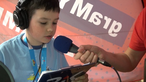 Tomasz Kaźmierski i przyszli radiowcy (jw)
