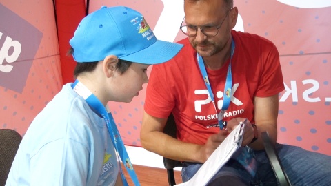 Tomasz Kaźmierski i przyszli radiowcy (jw)