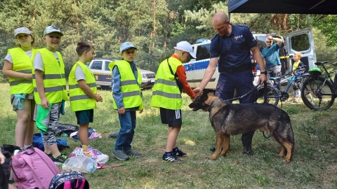 Służby mundurowe przygotowały dla dzieci specjalne zajęcia z bezpieczeństwa z okazji rozpoczętych wakacji/fot: Tatiana Adonis