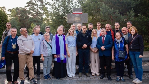 Premier Morawiecki oddał hołd ofiarom Rzezi Wołyńskiej w nieistniejącej wsi Ostrówki, której mieszkańcy wymordowani zostali przez oddziały UPA/fot. Krystian Maj/KPRM