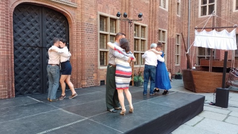 W sobotę (8 lipca) w Toruniu króluje tango. Miłośnicy argentyńskiego tańca tańca bawią się na Milondze Piernikowej/fot. Michał Zaręba