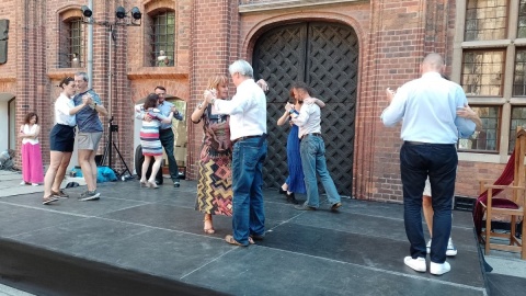 W sobotę (8 lipca) w Toruniu króluje tango. Miłośnicy argentyńskiego tańca tańca bawią się na Milondze Piernikowej/fot. Michał Zaręba