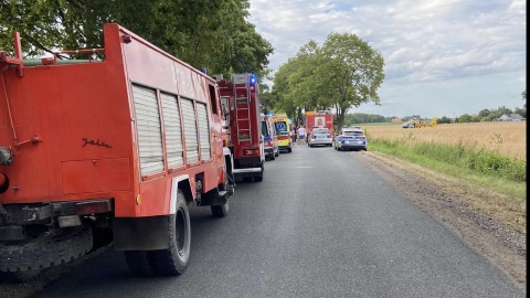 Jedna osoba zginęła, a dwie zostały ranne w wypadku do jakiego doszło na drodze wojewódzkiej w miejscowości Marianki w powiecie lipnowskim/fot. OSP Jasień/Facebook