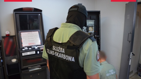 Funkcjonariusze KAS rozbili kilka nielegalnych lokali hazardowych w regionie/fot: Izba Administracji Skarbowej