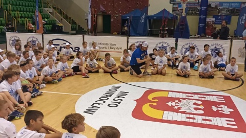 Gwiazdy sportu przyjechały do Inowrocławia i zachęcały młodzież do uprawiania sportu/fot: Marcin Glapiak