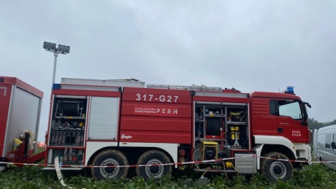 Do awarii podziemnej rury doszło w sobotę (5 sierpnia) wieczorem. Nie wiadomo, ile surowca wyciekło. Ropa płyną tym rurociągiem, pochodzi z naftoportu w Gdańsku. Najpierw trafia ropociągiem do płockiego „Orlenu”, stamtąd tłoczona jest, między innymi, do Niemiec./fot. PERN SA (nadesłane)