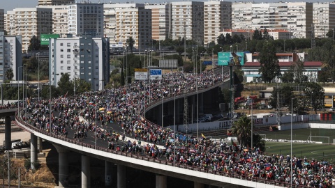 Pielgrzymi opuszczający Park Tagu po zakończeniu Mszy św. wieńczącej ŚDM w Lizbonie/fot. Jose Sena Goulao/POOL/PAP/EPA