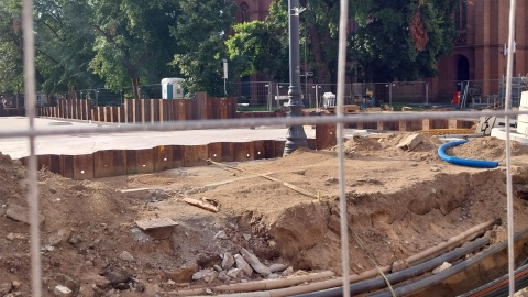 Budowa kolektora deszczowego na Placu Wolności w Bydgoszczy wchodzi w ostatnią fazę realizacji. Część prac już ukończono, dlatego możliwe było przywrócenie ruchu tramwajowego na ulicy Gdańskiej/fot. Elżbieta Rupniewska