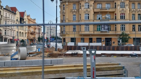 Budowa kolektora deszczowego na Placu Wolności w Bydgoszczy wchodzi w ostatnią fazę realizacji. Część prac już ukończono, dlatego możliwe było przywrócenie ruchu tramwajowego na ulicy Gdańskiej/fot. Elżbieta Rupniewska