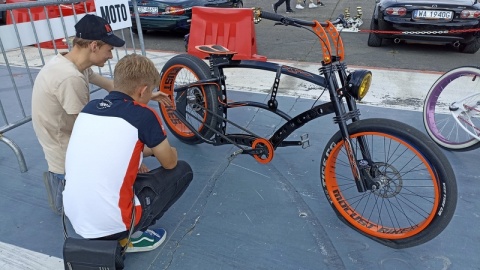 Pasjonaci motoryzacji zjechali do Torunia. W MotoParku zorganizowano rodzinny piknik z motoryzacją/fot. Monika Kaczyńska