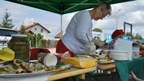 W podbydgoskim Łochowie odbył się Charytatywny Turniej Piłki Nożnej połączony z piknikiem rodzinnym. Mieszkańcy i kibice nie zawiedli a zawodnicy dali z siebie 100 procent. Wszystko po, to by zebrać pieniądze i wesprzeć walczącego z nowotworem Wiktora i zmagającego się z porażeniem mózgowym Jakuba/fot. Tatiana Adonis