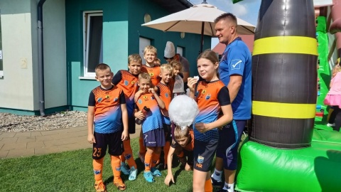 W podbydgoskim Łochowie odbył się Charytatywny Turniej Piłki Nożnej połączony z piknikiem rodzinnym. Mieszkańcy i kibice nie zawiedli a zawodnicy dali z siebie 100 procent. Wszystko po, to by zebrać pieniądze i wesprzeć walczącego z nowotworem Wiktora i zmagającego się z porażeniem mózgowym Jakuba/fot. Tatiana Adonis