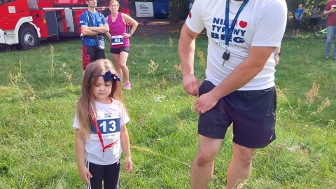 Na starcie charytatywnego biegu stanęło około 60 osób, w różnym wieku i odmiennym doświadczeniem biegowym. Jednak wszystkich połączyła chęć pomocy/fot: Elżbieta Rupniewska