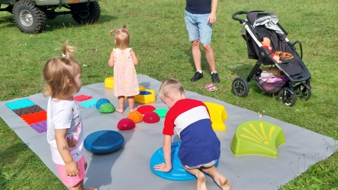 Na starcie charytatywnego biegu stanęło około 60 osób, w różnym wieku i odmiennym doświadczeniem biegowym. Jednak wszystkich połączyła chęć pomocy/fot: Elżbieta Rupniewska