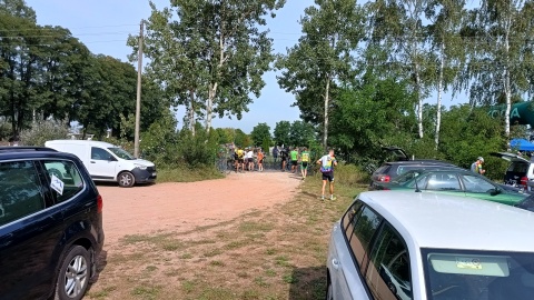 Na starcie zawodów w Nowej Wsi Wielkiej pojawiło się ponad 100 amatorów kolarstwa/fot: Maciej Wilkowski