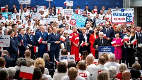 Konwencja wojewódzkiej Prawa i Sprawiedliwości w Centrum Targowym Park w Toruniu/fot. Tytus Żmijewski, PAP