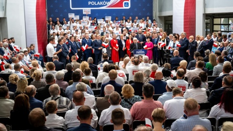 Konwencja wojewódzkiej Prawa i Sprawiedliwości w Centrum Targowym Park w Toruniu/fot. Tytus Żmijewski, PAP