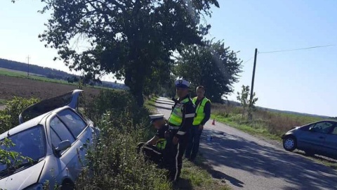 Do wypadku doszło w sobotę (16 września) rano w miejscowości Łysinin/fot. KPP w Żninie